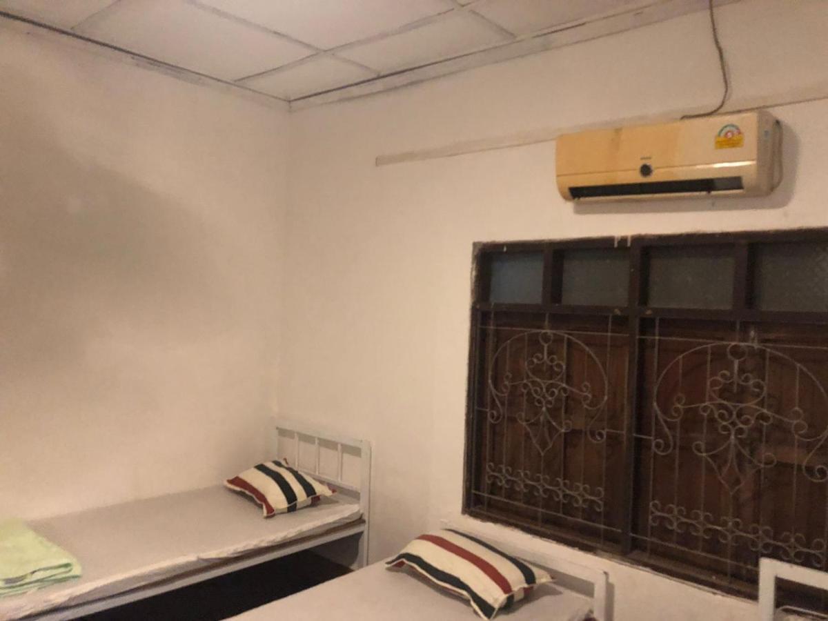 Vernice Backpacker Hostel Vientiane Exterior foto