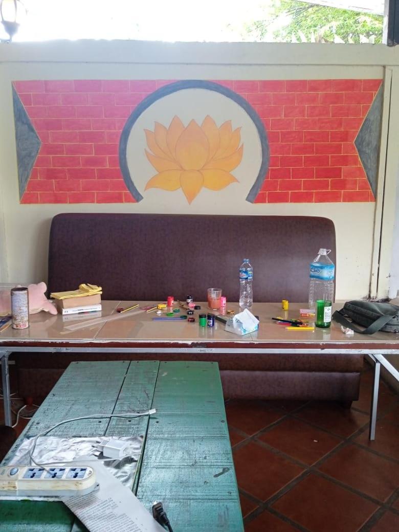 Vernice Backpacker Hostel Vientiane Exterior foto